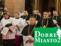 2016-09-16-nowi-kanonicy-księża-w-dobrym-mieście-14 (Średni)