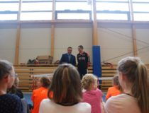 Wicestarosta-olsztyński-Andrzej-Abako-osobiście-przekazał-podwójne-wsparcie-dla-KS-Jelonki-Dobre-Miasto-7